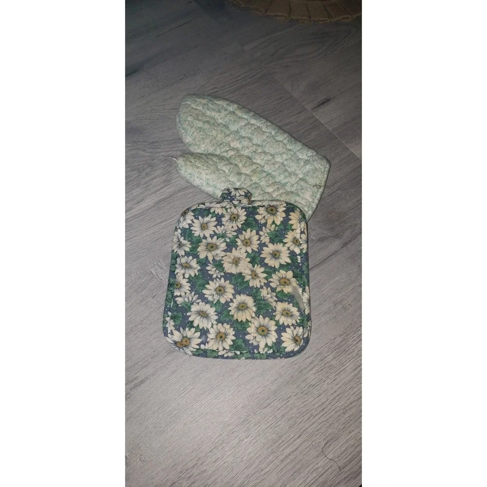 Vintage Country Goose Pot Holder and Oven Mitt Set Floral Daisy Cottagecore